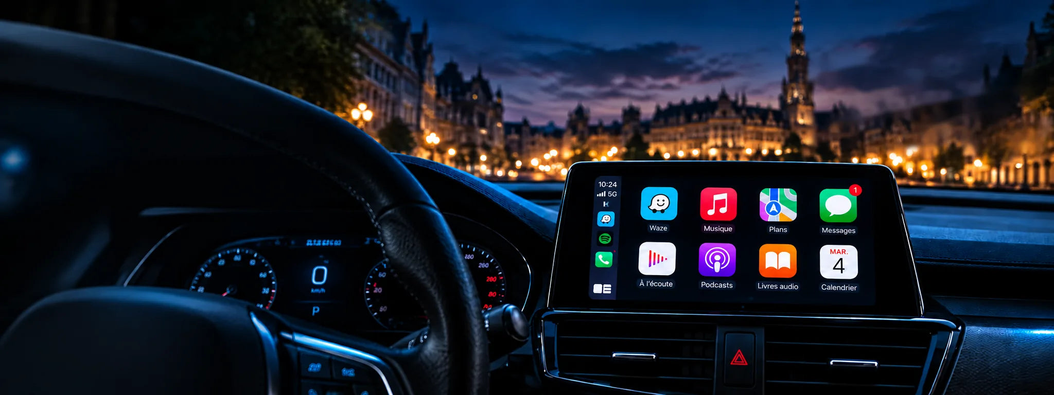 Écran CarPlay et Android Auto installé dans une voiture, Bruxelles de nuit en arrière-plan