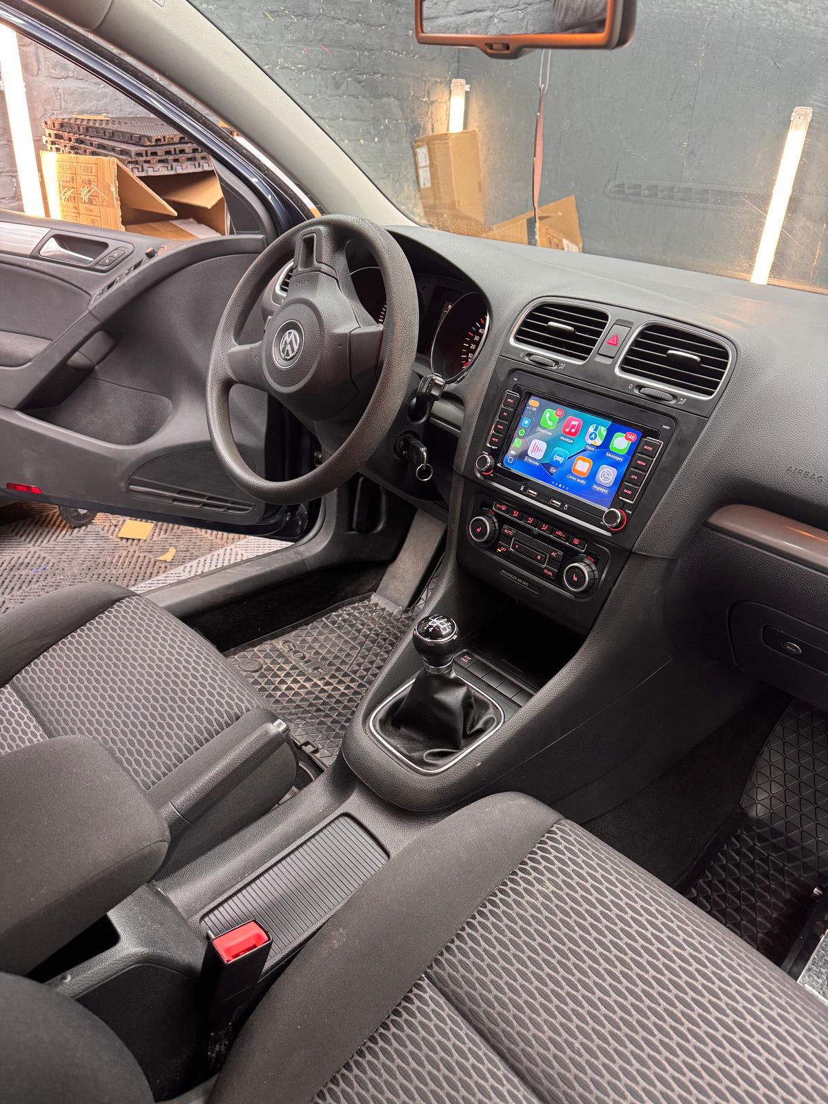 Écran CarPlay et Android Auto sans fil pour VW Polo 5 (2010–2016) – vue 3